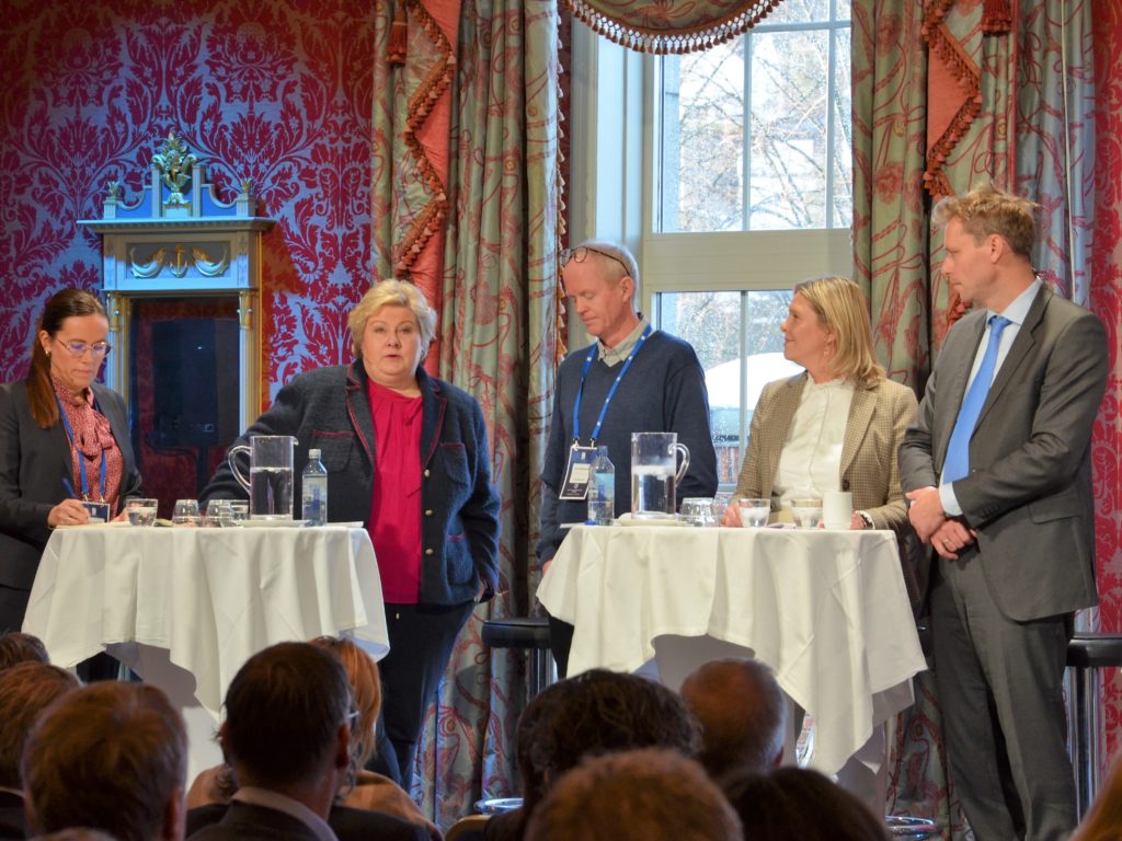 Politisk debatt med Marianne Sivertsen Næss (Ap), Erna Solberg (H), Lars Haltbrekken (SV), Sylvi Listhaug (FrP) og Ola Borten Moe (Sp)